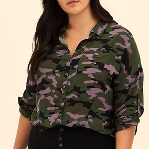 Torrid Size 3 Green and Pink Camoflage Button Down